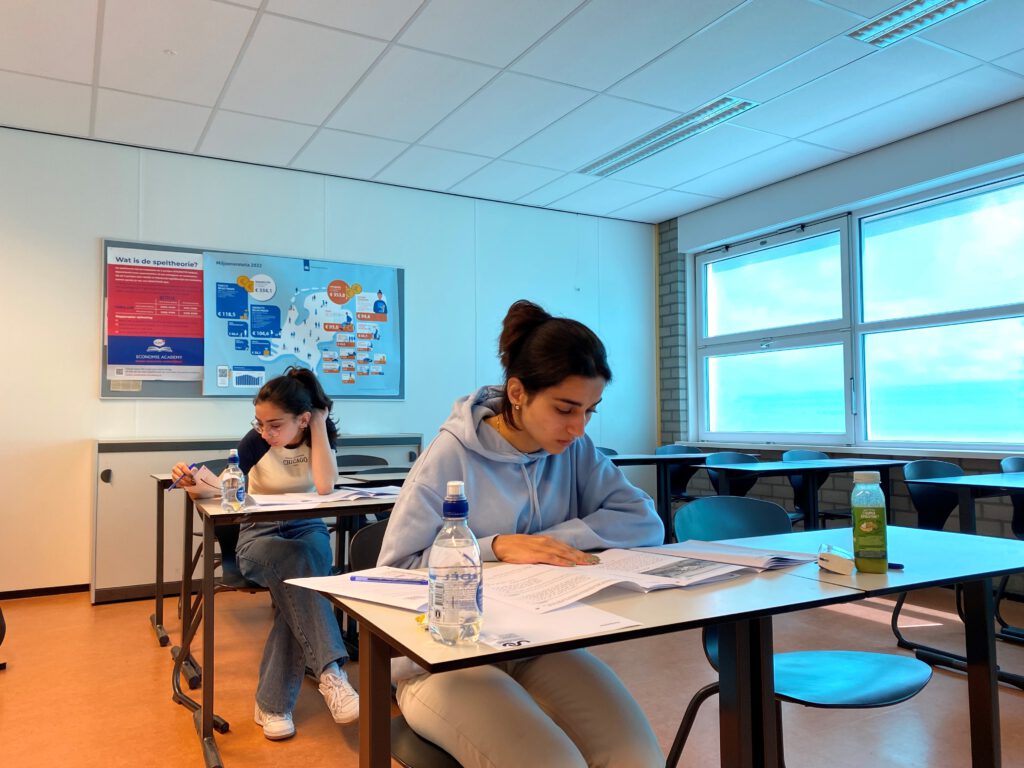 Foto-Maria-en-Rama-bij-het-examen-Arabisch-1024x768.jpg