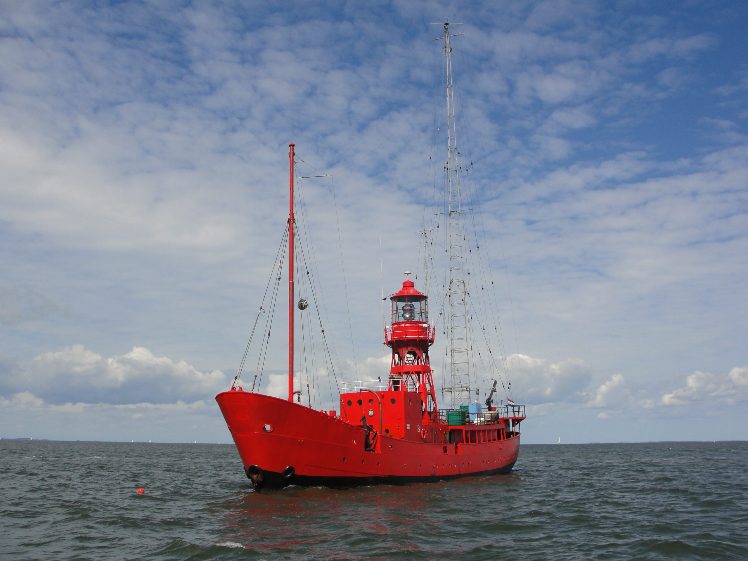Radio Waddenzee tijdelijk terug vanaf zendschip